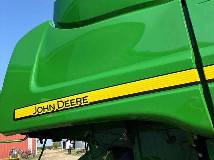 2011-john-deere-9770-sts-image-98