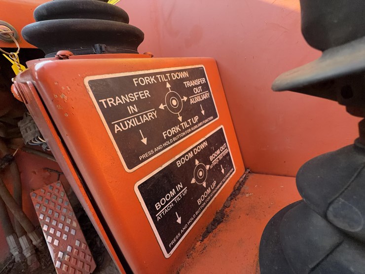 lull-international-644b-42-telehandler-image-19