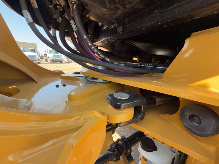 caterpillar-910-image-37