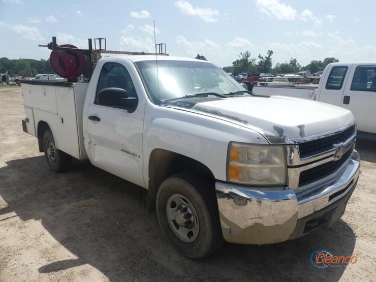 2009-chevrolet-2500hd-image-1