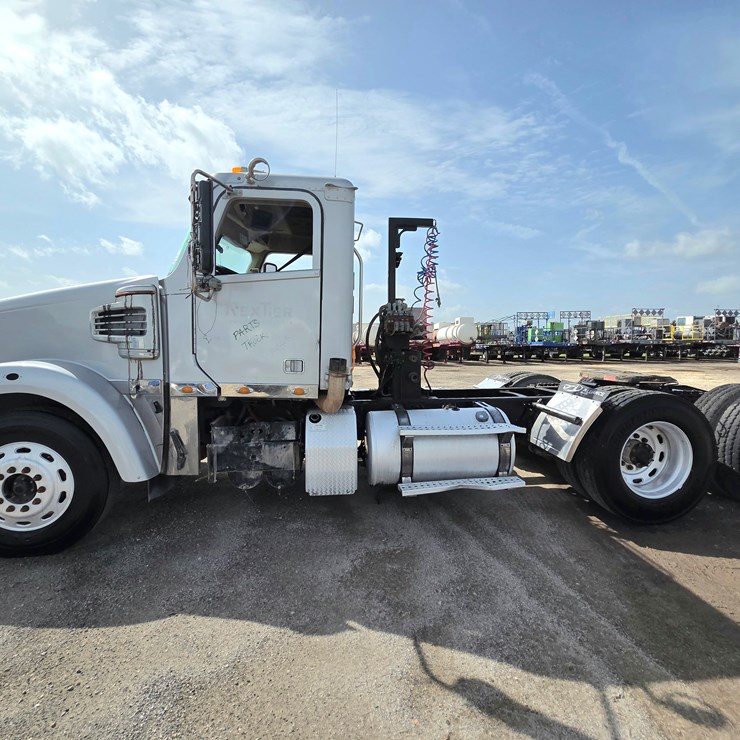 2015 FREIGHTLINER 122SD