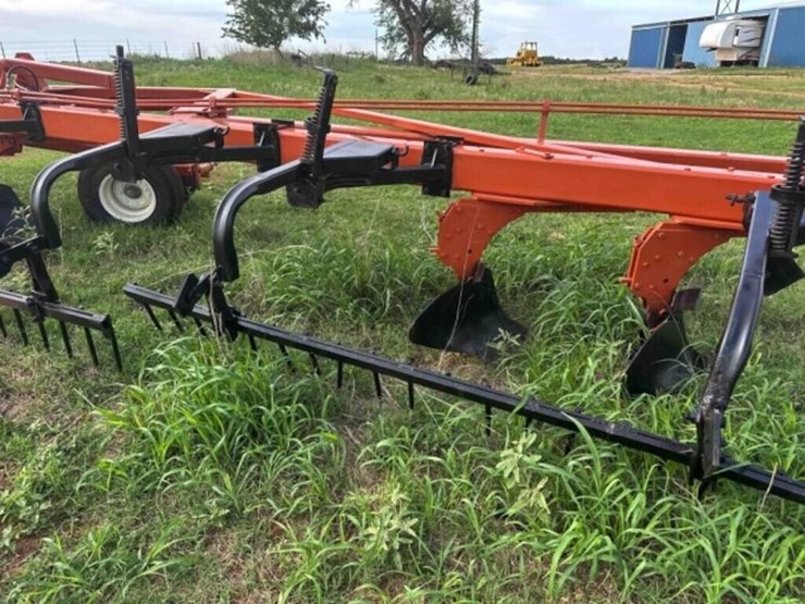 blanchat-9-bottom-plow-image-2