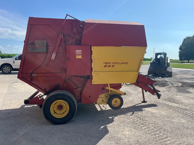 new-holland-853-image-6