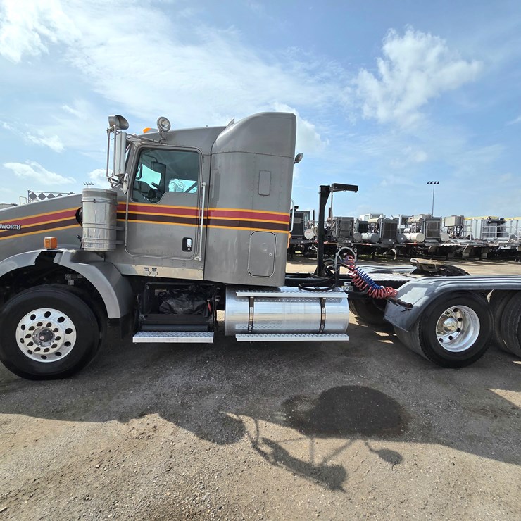 2013 KENWORTH T800