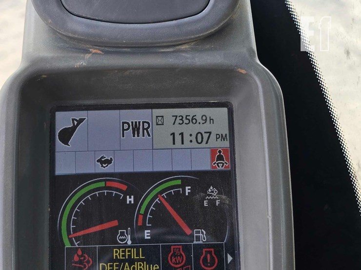 2018-deere-245g-lc-image-22