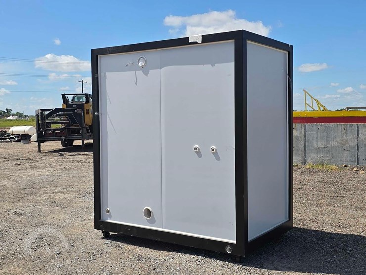 mobile-toilet-with-shower-image-3