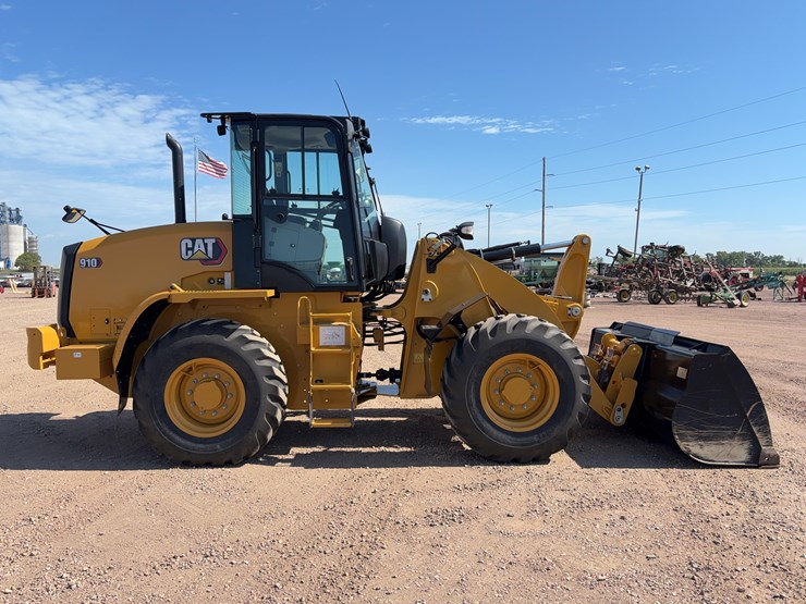 caterpillar-910-image-4