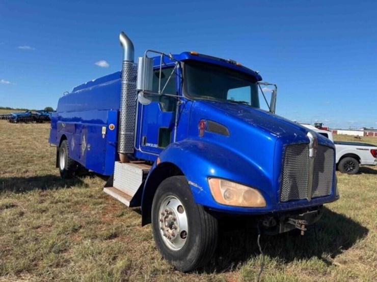 2010-kenworth-t370-image-4