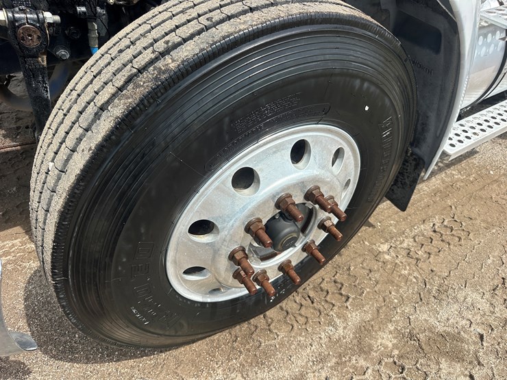 2012-kenworth-t370-image-14