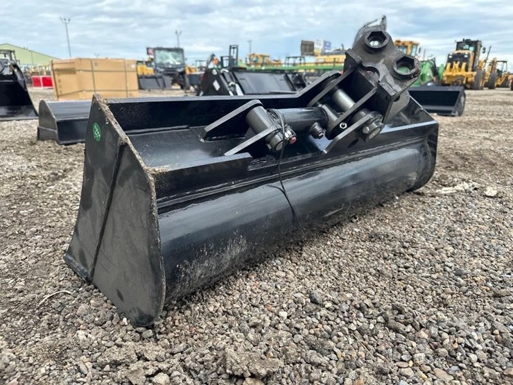 2026-future-tilting-excavator-bucket-image-4