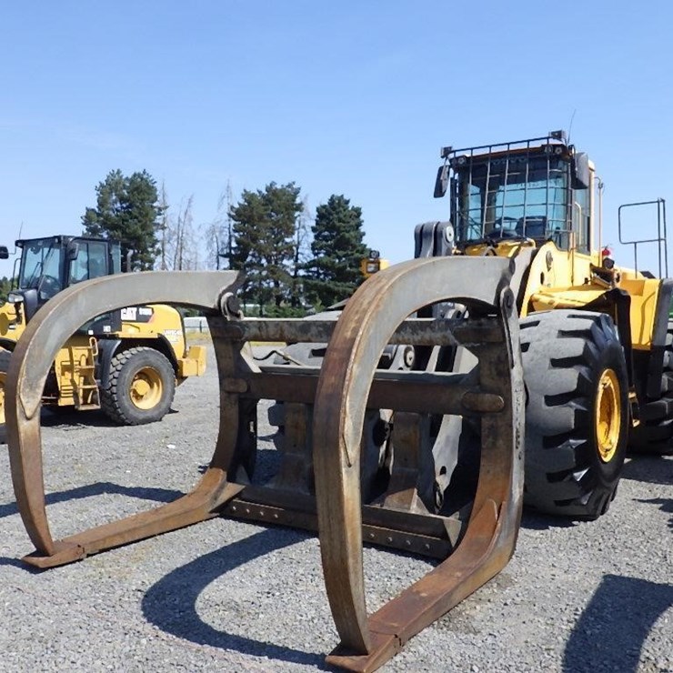 2004 VOLVO L220E