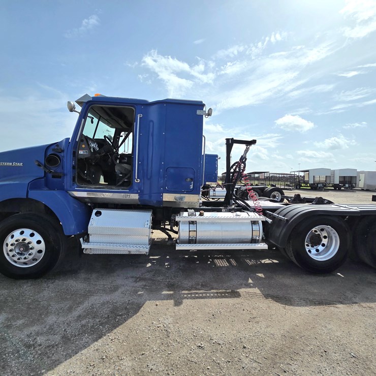 2012 WESTERN STAR 4900SB