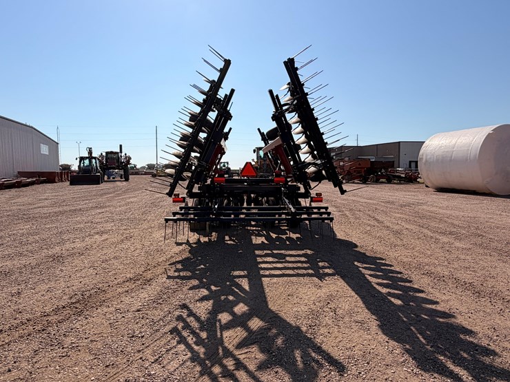 case-ih-340-image-6