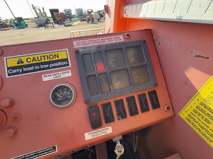 lull-international-644b-42-telehandler-image-18