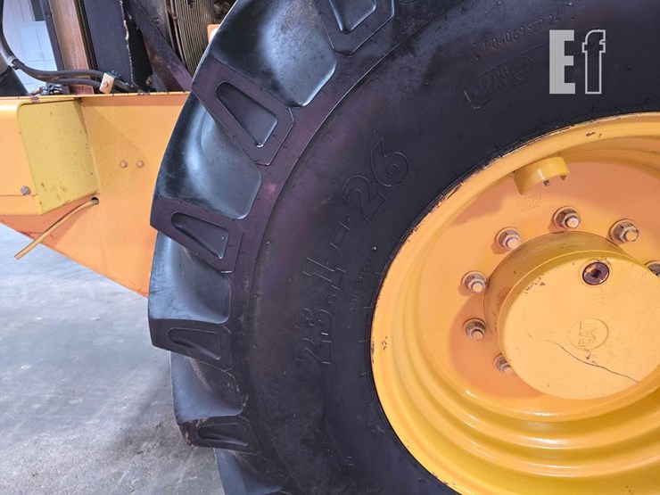 2004-caterpillar-cp-563e-image-29