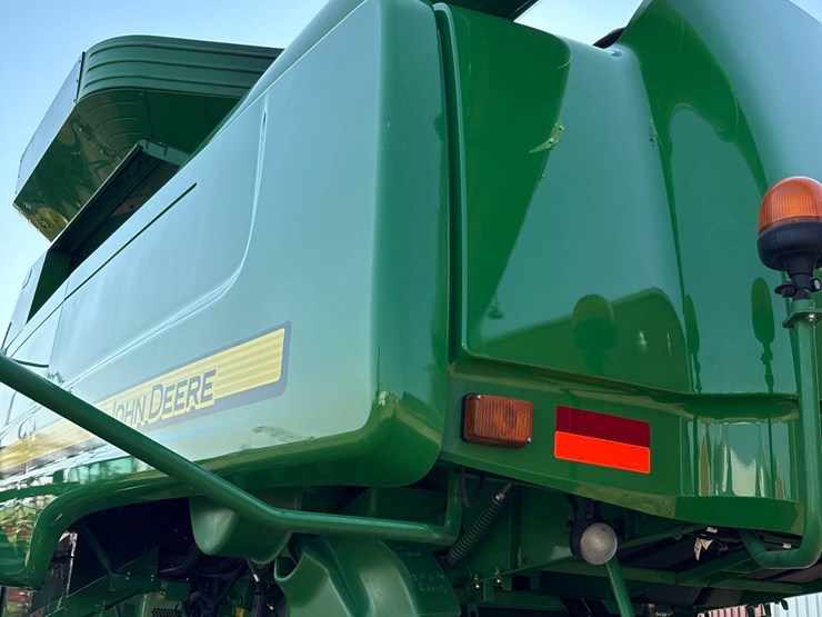2011-john-deere-9770-sts-image-90