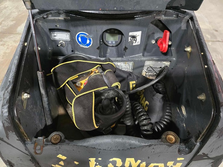 2019-bomag-bmp8500-image-9