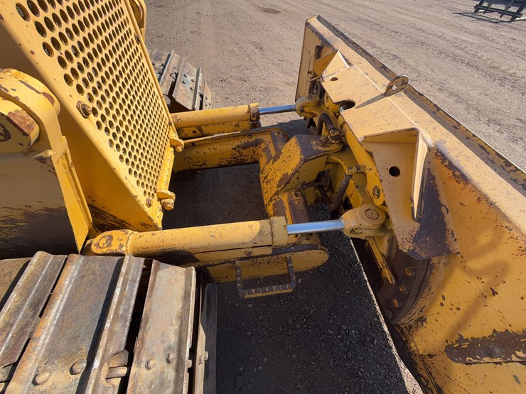 2002-komatsu-d38p-dozer-image-22