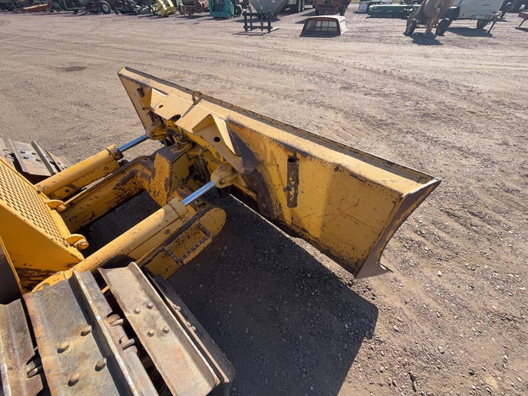 2002-komatsu-d38p-dozer-image-21