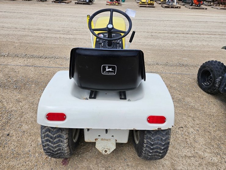 john-deere-110-image-4
