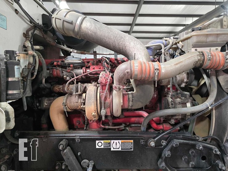2013-peterbilt-386-image-25