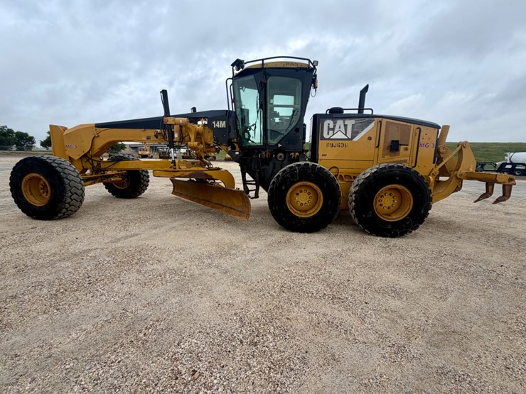 2012-caterpillar-14m-image-8