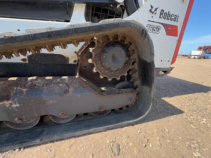 2017-bobcat-t650-image-11