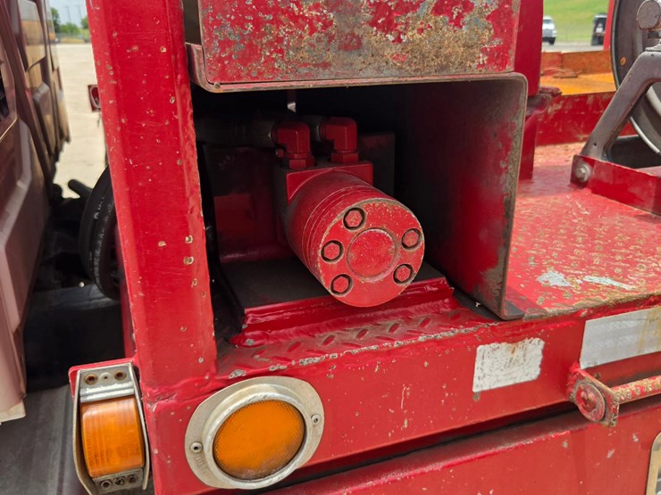 2019-international-durastar-4300-image-11