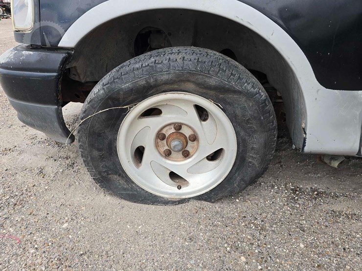 2000-ford-f150-image-13