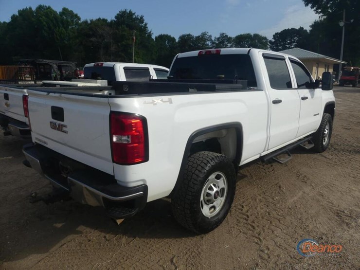 2015-gmc-2500hd-image-2