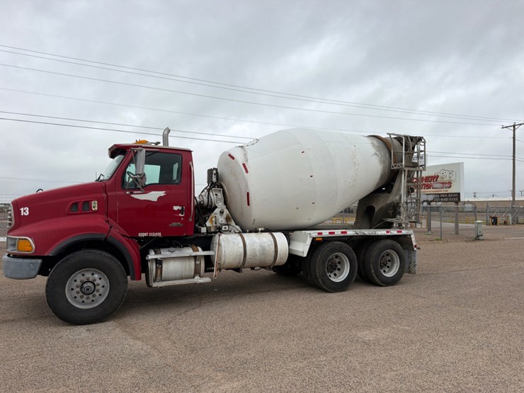 2006-sterling-lt9500-image-1