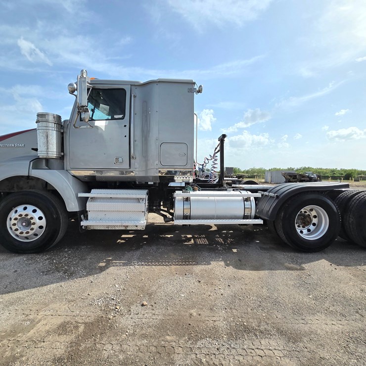2012 WESTERN STAR 4900SB