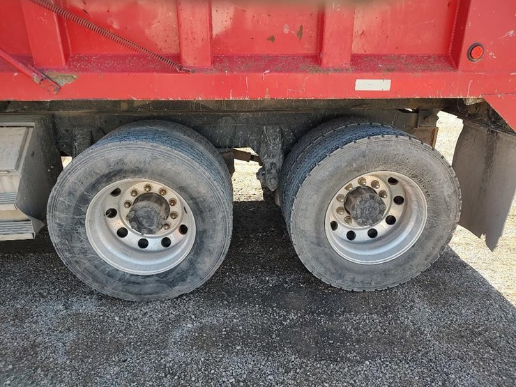 1996-peterbilt-377-image-16