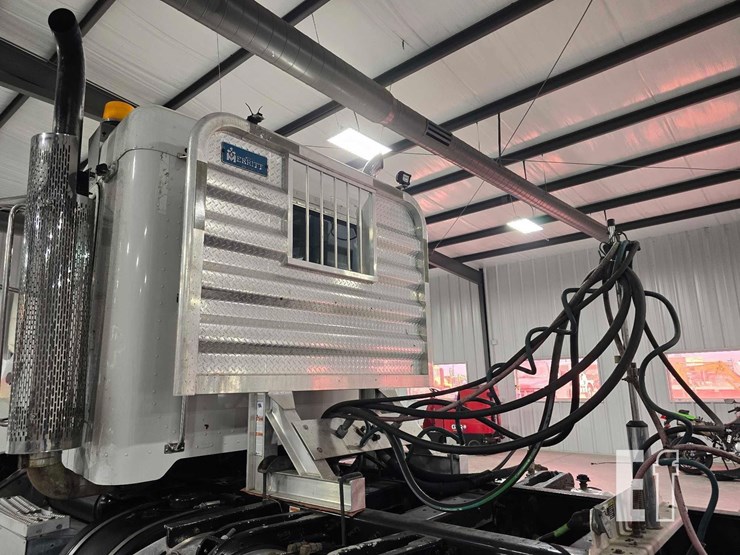 2013-peterbilt-386-image-20