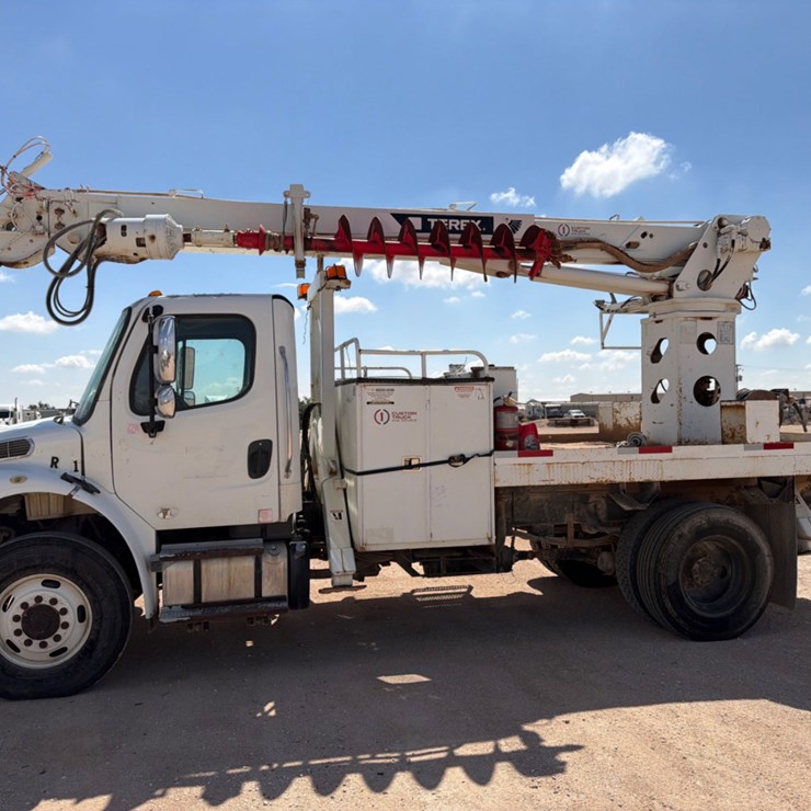 2016 FREIGHTLINER M2 106