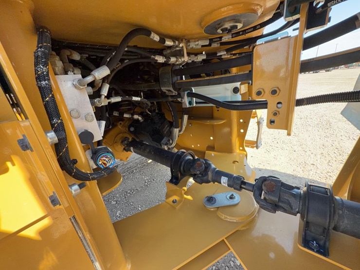 caterpillar-910-image-23