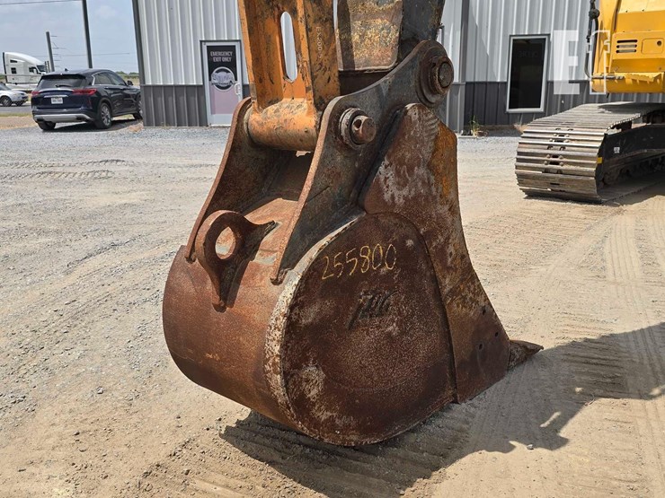 2018-deere-245g-lc-image-11