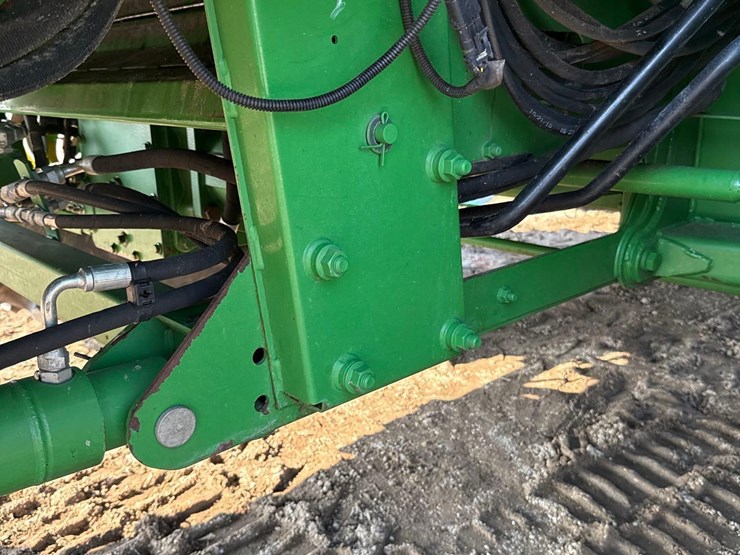 2011-john-deere-9770-sts-image-132