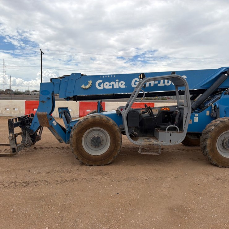 2014 GENIE GTH1056