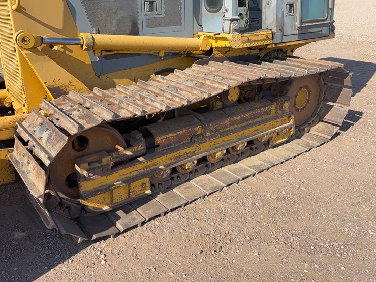 2002-komatsu-d38p-dozer-image-11