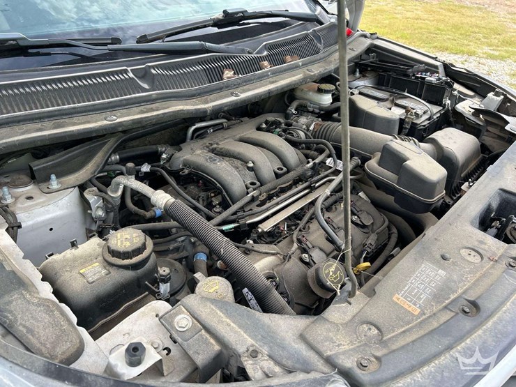 2016-ford-explorer-image-9