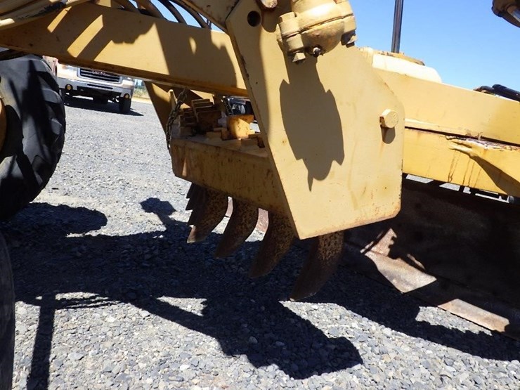 mitsubishi-mg130-motor-grader-image-16