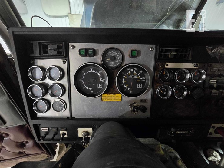 1995-kenworth-w900-image-12