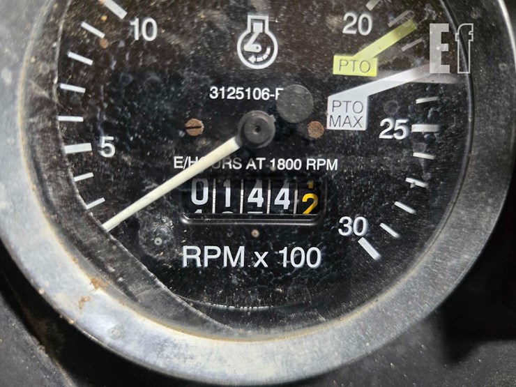 case-ih-585-image-22