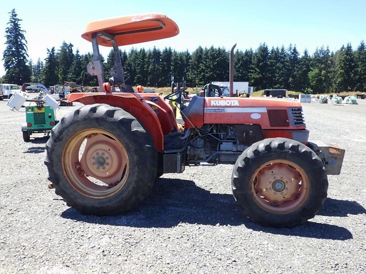kubota-m900-tractor-image-4