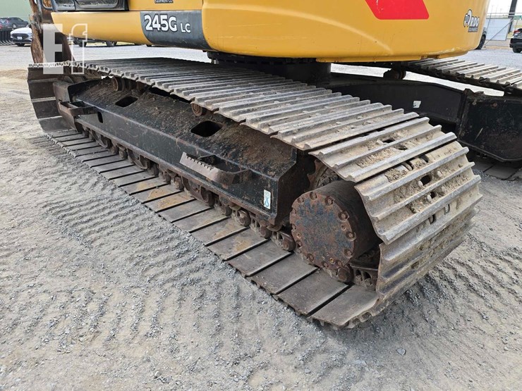 2018-deere-245g-lc-image-32