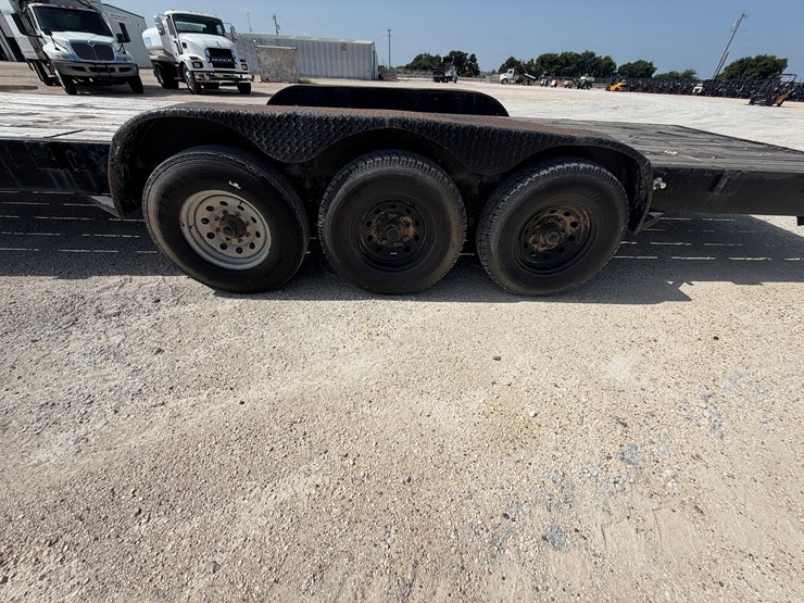 2005-c&m-lowboy-flatbed-trailer-image-9