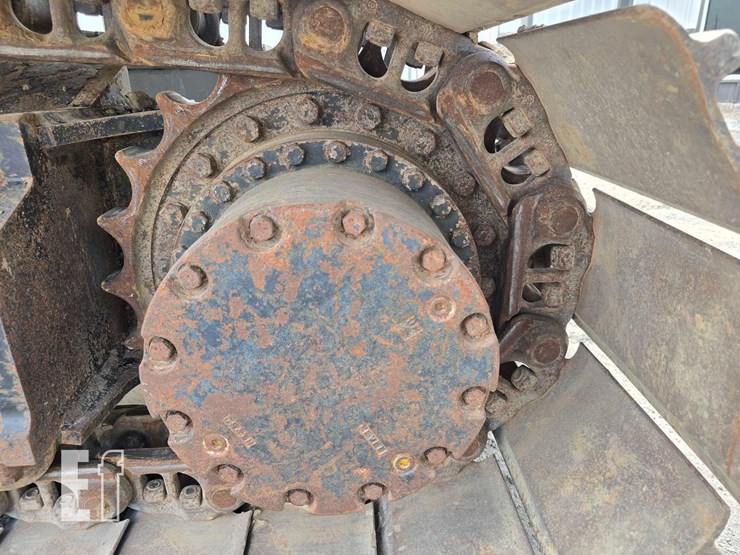 2018-deere-245g-lc-image-30
