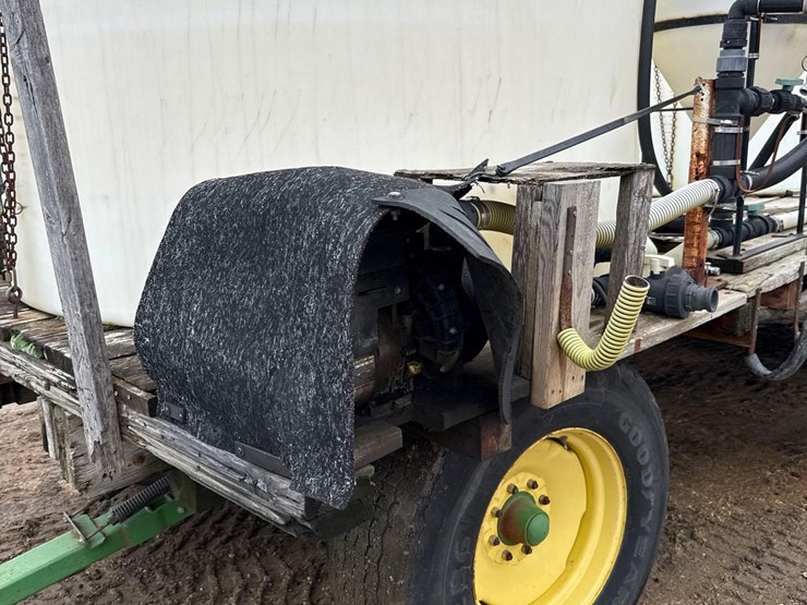 9ft-x-20-1/2ft-wooden-flatbed-w/-poly-tanks-&-pump-image-47