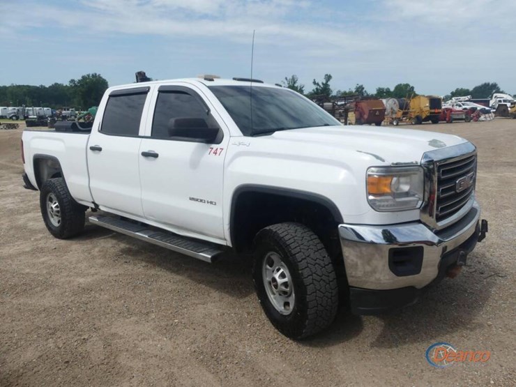2016-gmc-sierra-2500hd-image-1